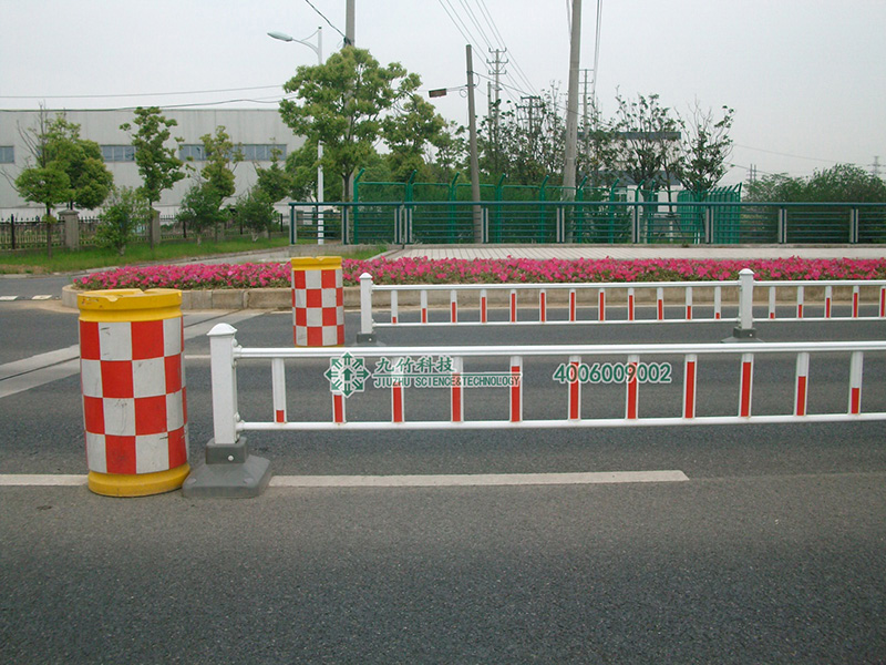 道路護(hù)欄 道路護(hù)欄